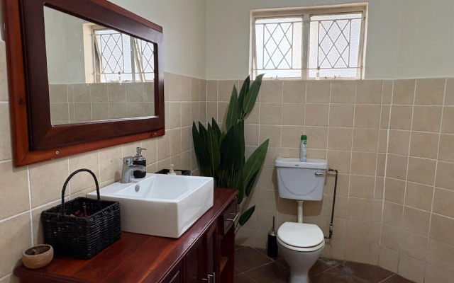 Budget Double Room Mt Pleasant Heights - 2379