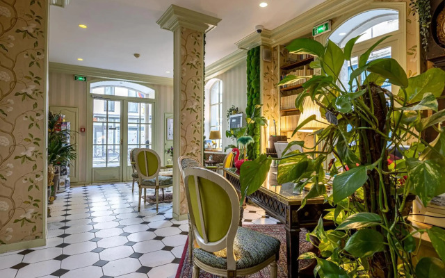 Hotel Romance Malesherbes by Patrick Hayat