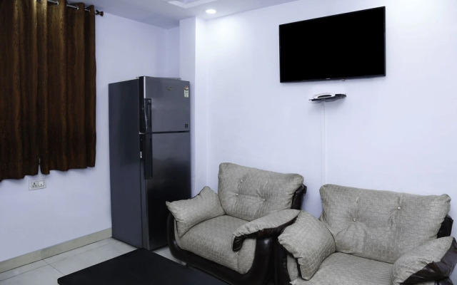 OYO 27825 Hotel Royal