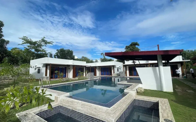 Bluewaves Hostel & Villa Panagsama by Hiverooms