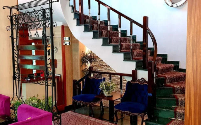 Nov Hotel