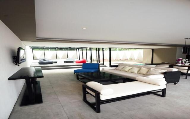 De Camoes Villa