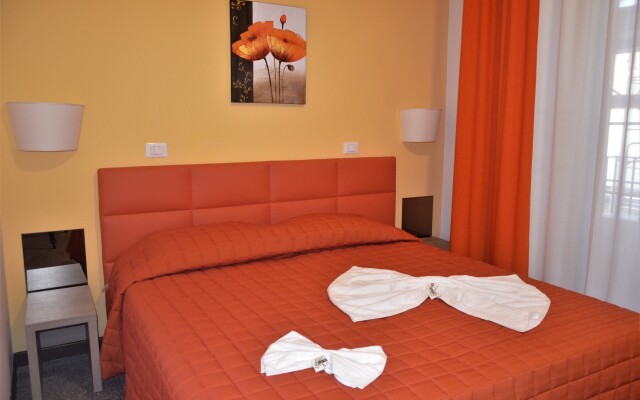 Moonlight Hotel & Suites