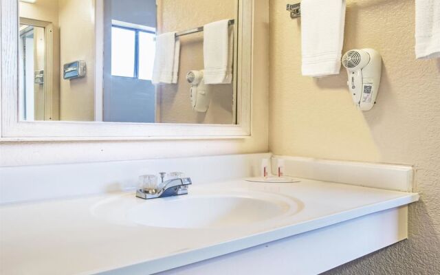 Travelodge By Wyndham Turlock