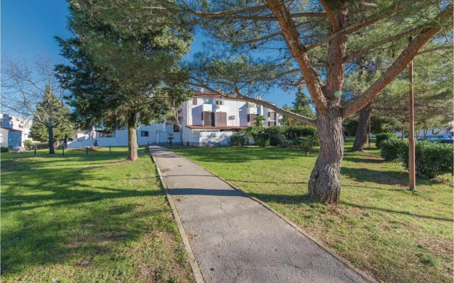 Two-Bedroom Apartment in Cervar Porat