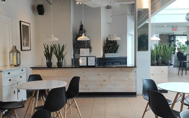Confederation Place - Hotel