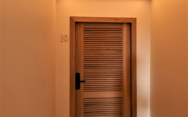 LES SUITES DU PORT by Le Saint Ferdinand