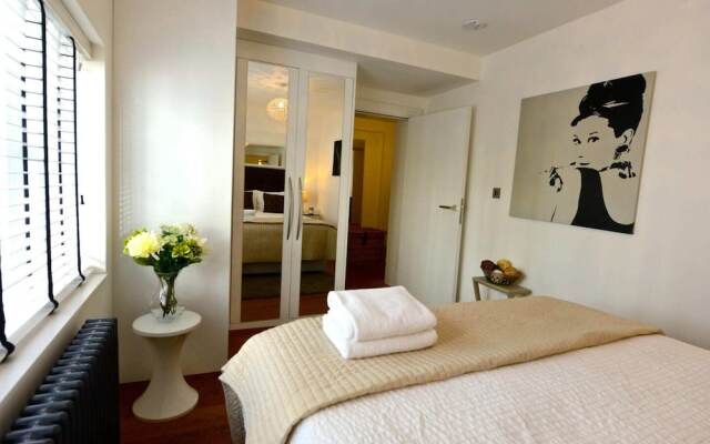 New Luxury 3bed/2bath Apartment - Covent Garden!!