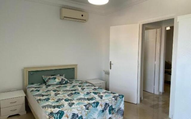 Lovely 1-bedroom rental unit with sea view