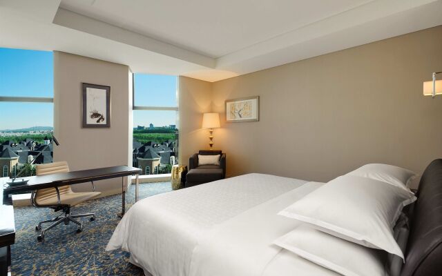 Sheraton Changchun Jingyuetan Hotel