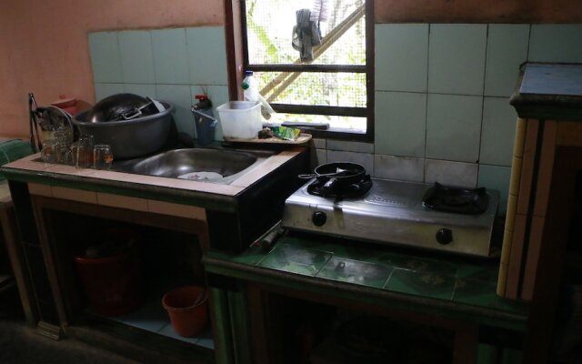 Sarjuni Homestay - Hostel