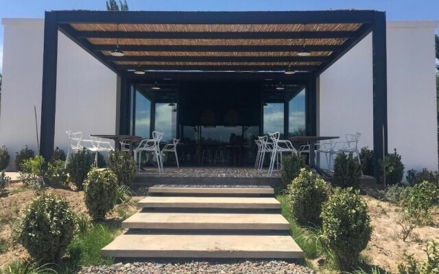 Postales by DOT Boutique