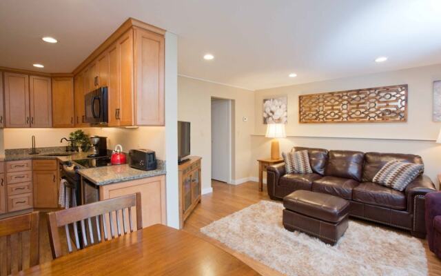 1BR Topnotch Condo