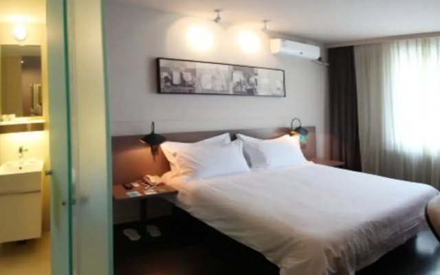 Jinjiang Inn Select Dalian Youhao Square