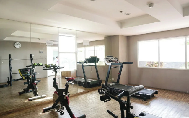 Nice And Warm Studio At Belmont Residence Puri Apartment