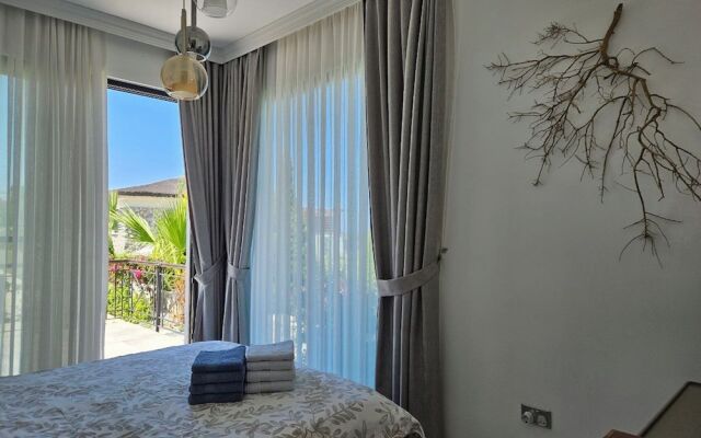 Serene Three-bedroom Retreat in Unforgettable Setting