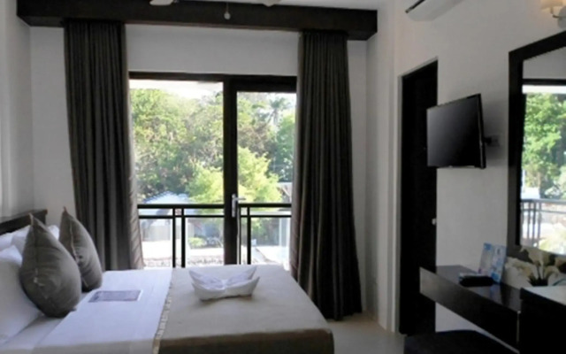 One Crescent Place