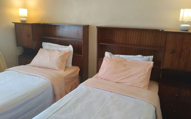 Charming 6-bed House With Swimming Pool in Harare