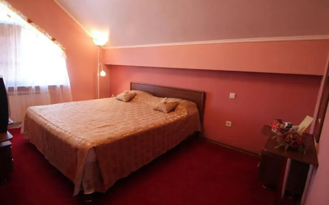 Tis Hotel