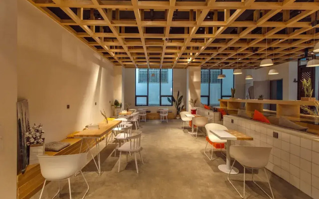 Hometown Voice · Stay at Vista Designer's Garden