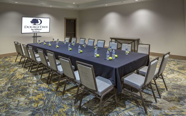 DoubleTree by Hilton Hotel Modesto