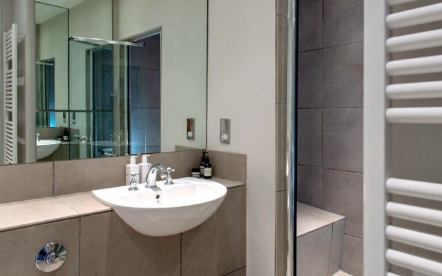 Deluxe Edinburgh Retreat Apartment