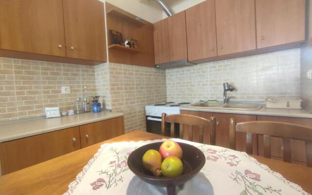 Dreamy 2 bedroom condo with free parking
