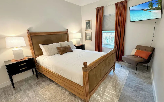 Colony Suites