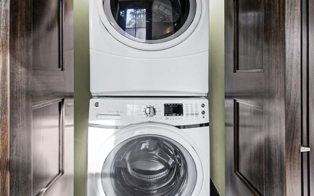 The Bogart House 5 Bedroom Home