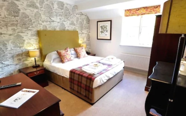 Crown Inn At Tolldown