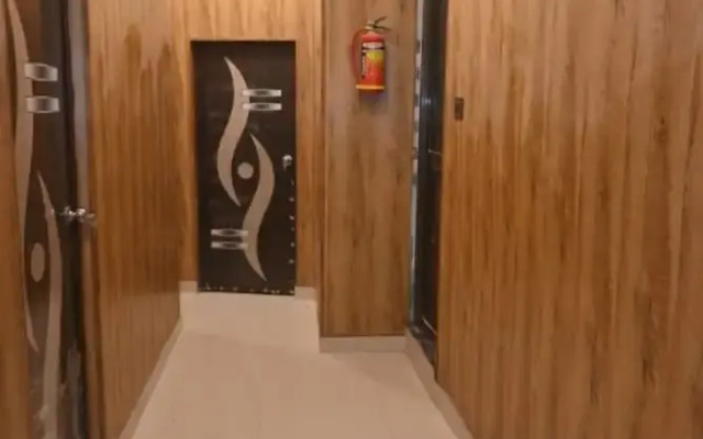 Goroomgo Narayan Niwas Homestay Ayodhya