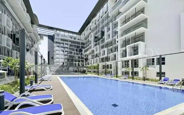 220 Bloomfields Snug STU Oasis Masdar