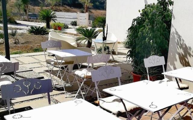 B&B Sorahnia Design House