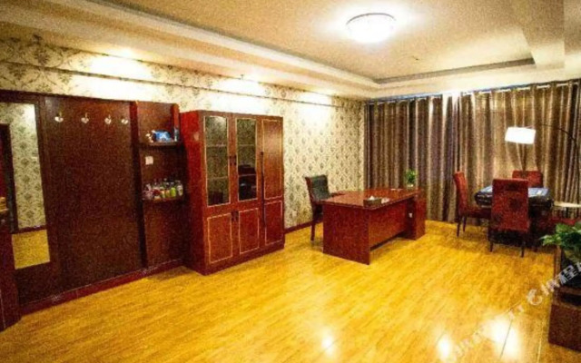 Baiyinquxinghongqiao Business Hotel