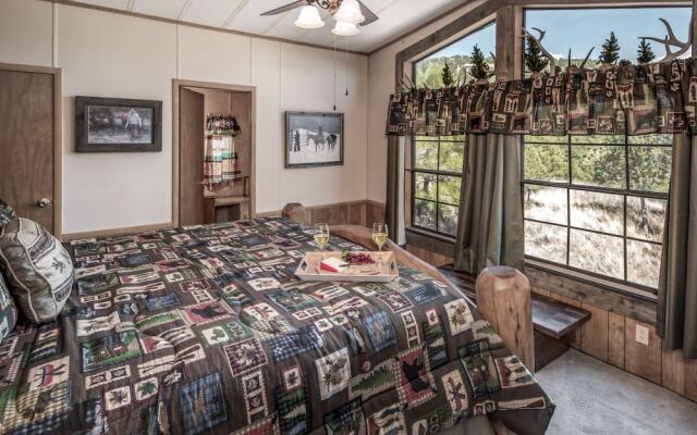 Buckhorn Cabin - Three Bedroom Cabin