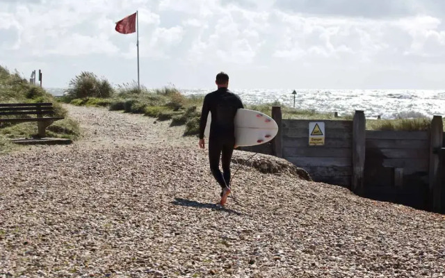 Seaside Retreat - Five Minutes to Beach Village