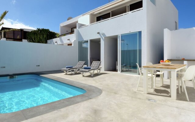 Spacious Villa in Puerto del Carmen With Swimming Pool
