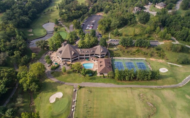 River's Creek 4 Bedroom Cabin by RedAwning