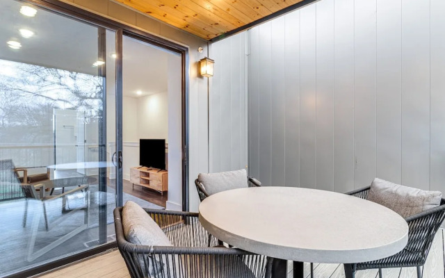 The Grove 6 by Avantstay Private Balcony