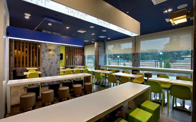 Holiday Inn Express Bengaluru Whitefield Itpl by IHG