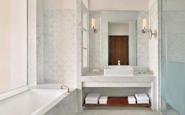 Le Méridien Jaipur Resort & Spa