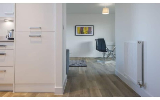 Tailored Stays - De Havilland House