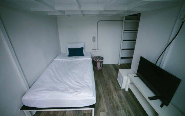 Diff Hostel