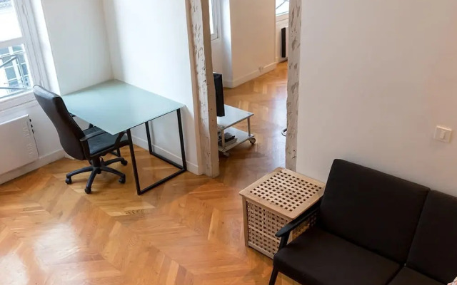 Sunny Dussoubs I Unique 1-br Loft in Montorgueil