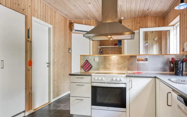 6 Person Holiday Home in Thyholm