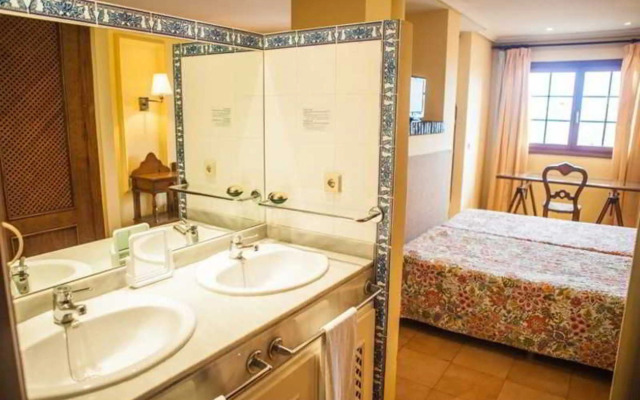Estudios Turisticos Bahia Sur