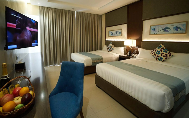 J7 Plaza Hotel