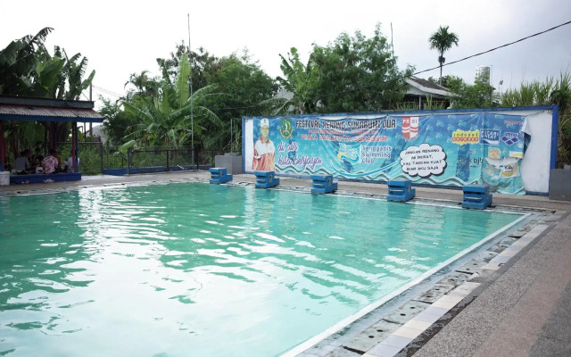 RedDoorz near Alun-alun Kota Sukabumi