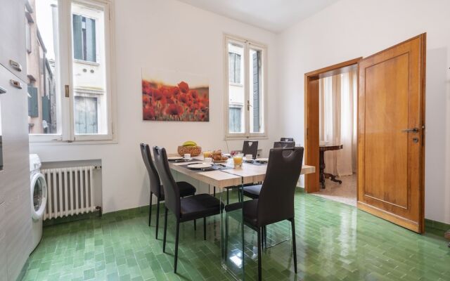 Ve.NI.Ce Cera Casa Dolce Vita