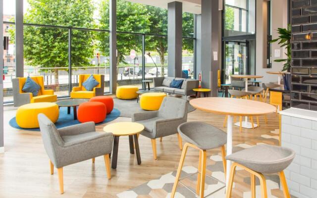 Holiday Inn Express Leeds City Centre Armouries by IHG